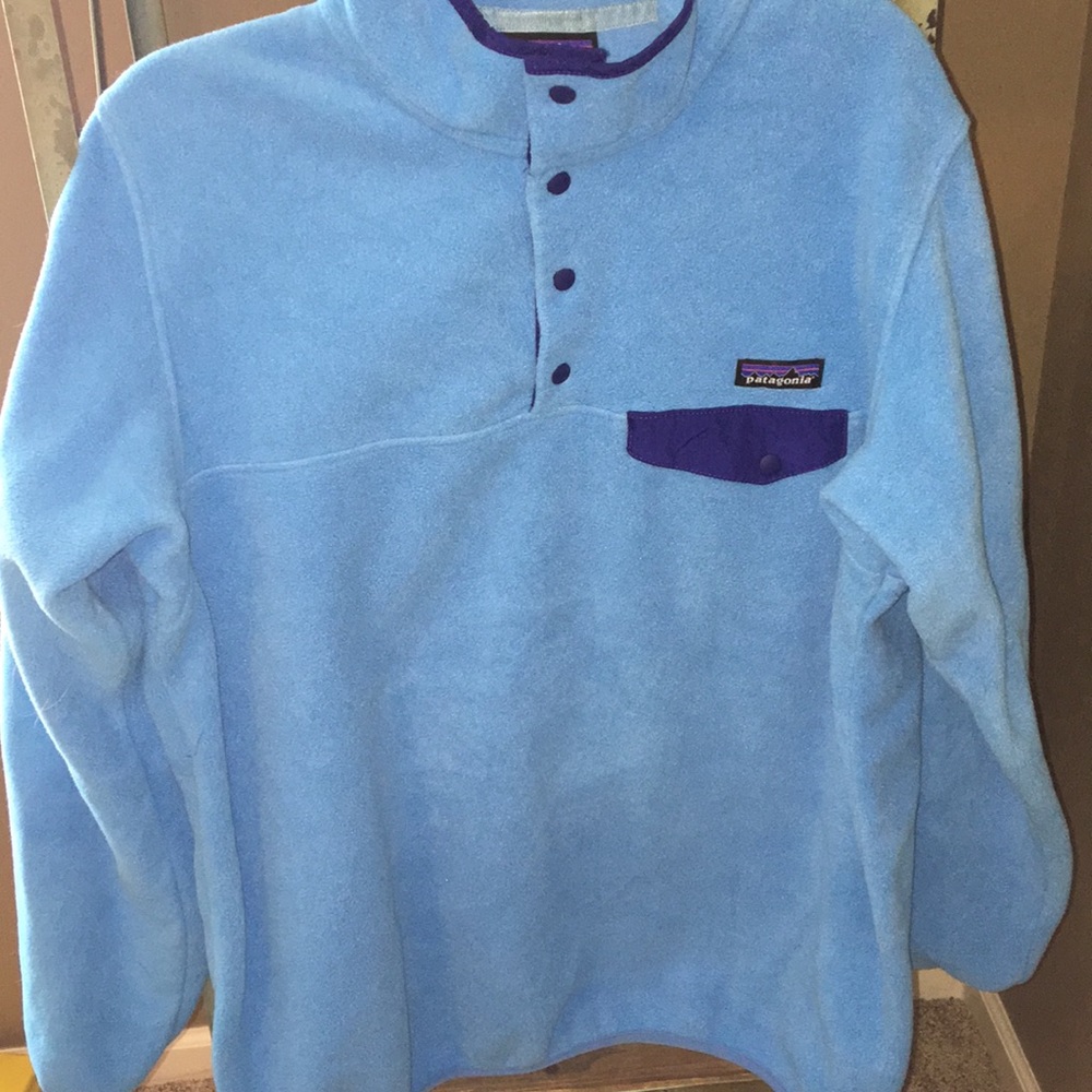 blue women’s Patagonia fleece